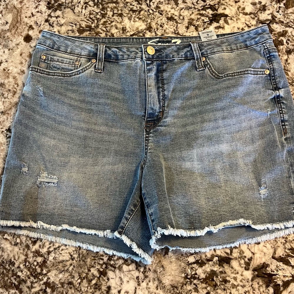 NEW Seven7 Weekend Shorts Womens Size 16 Frayed Hem 5" Inseam Stretch
